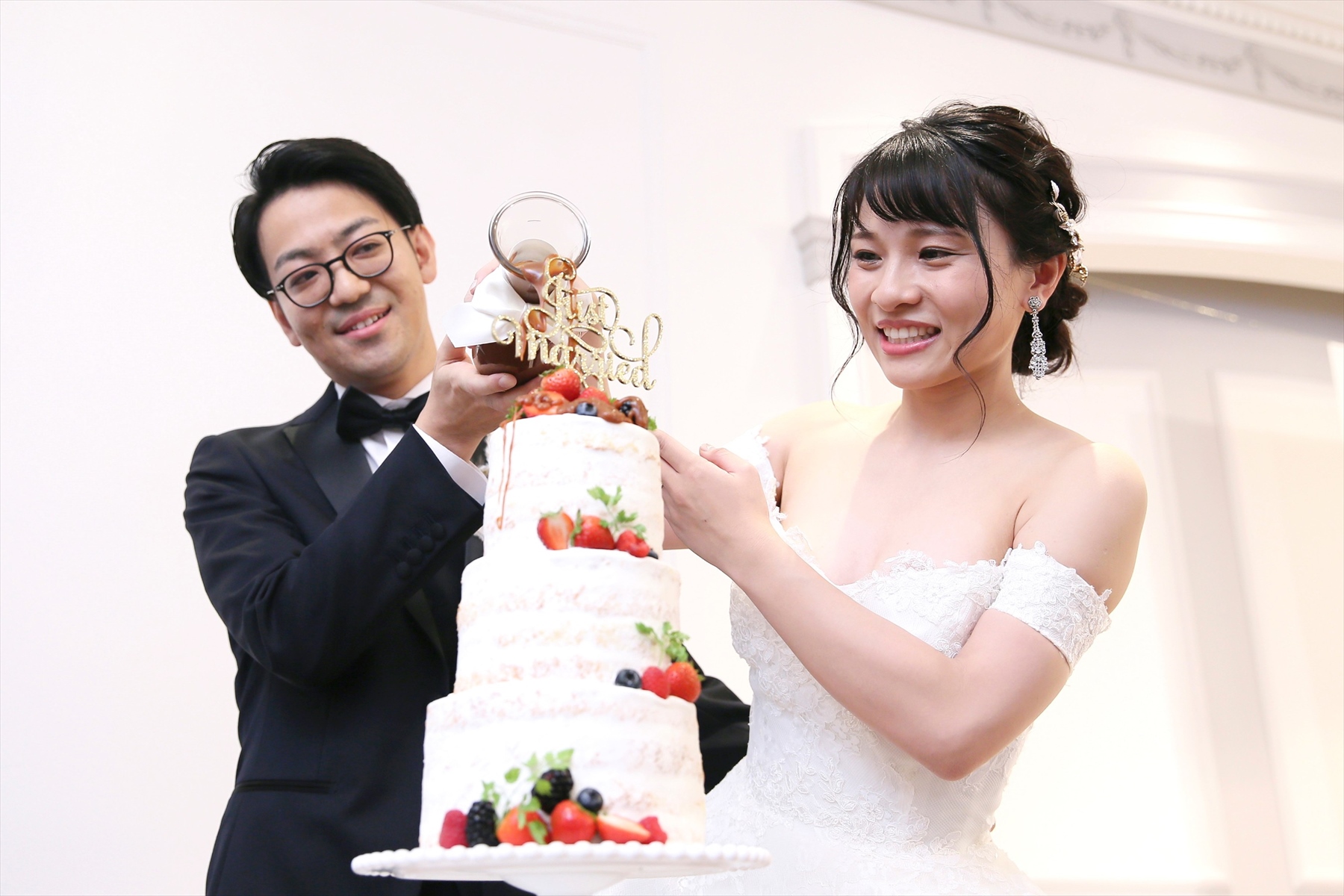 アニバーサリーアン恵比寿　カップルレポート　ウエディングケーキ　カラードリップ　ご新郎ご新婦